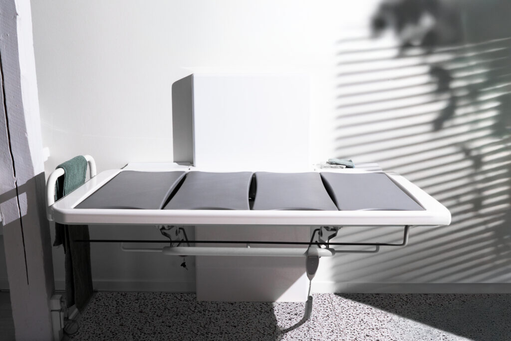 EasyCare shower bed