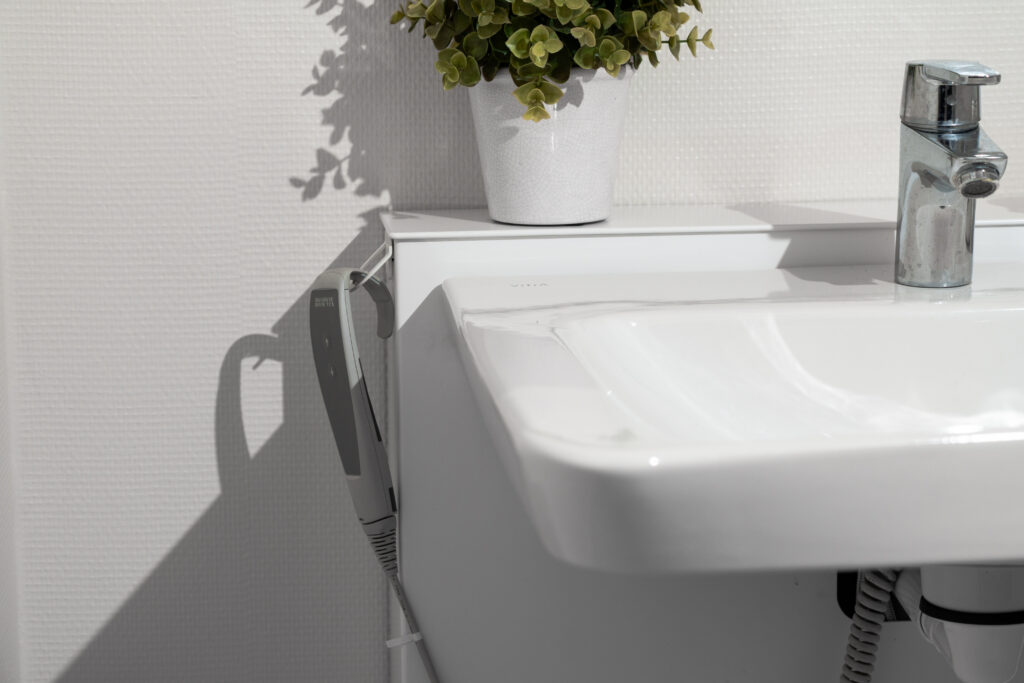 Standardline electric and manual washbasin